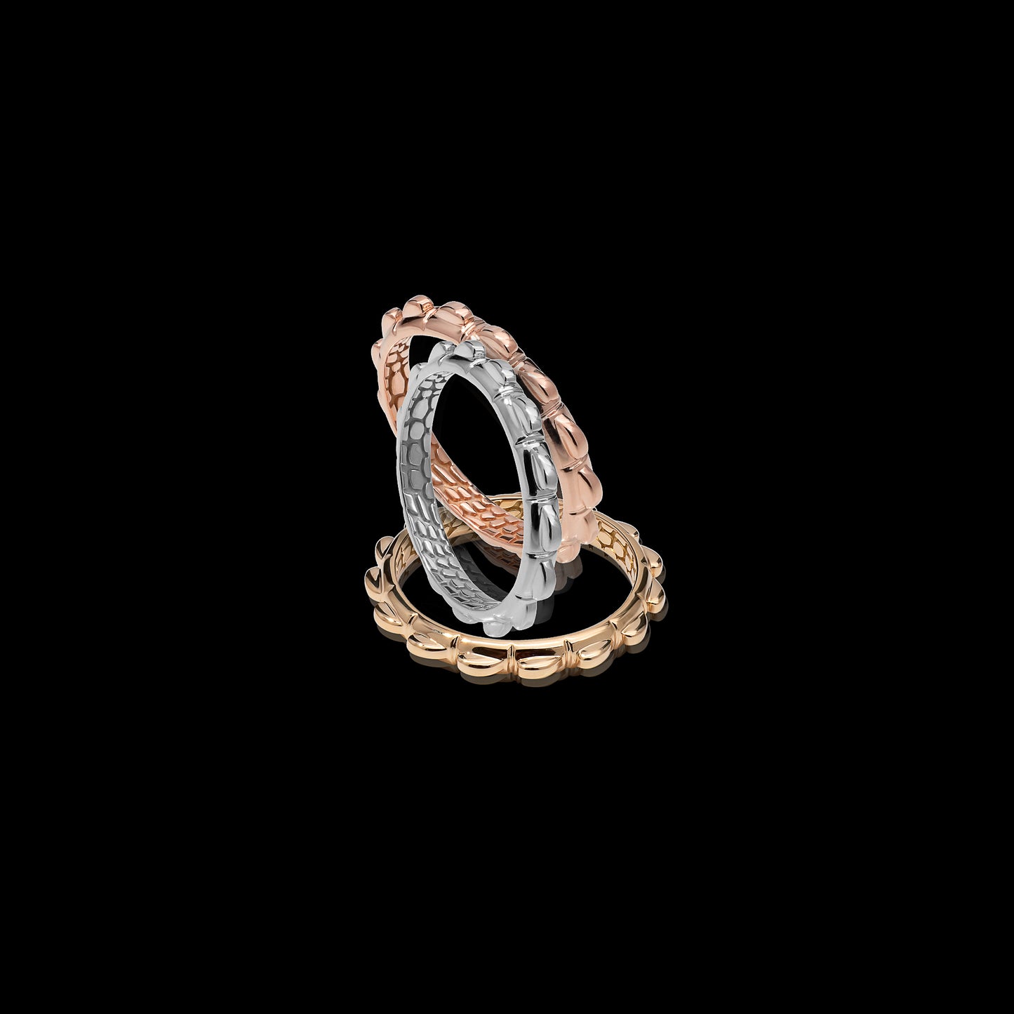Croc Tail stacker ring in 18ct White Gold with White diamonds