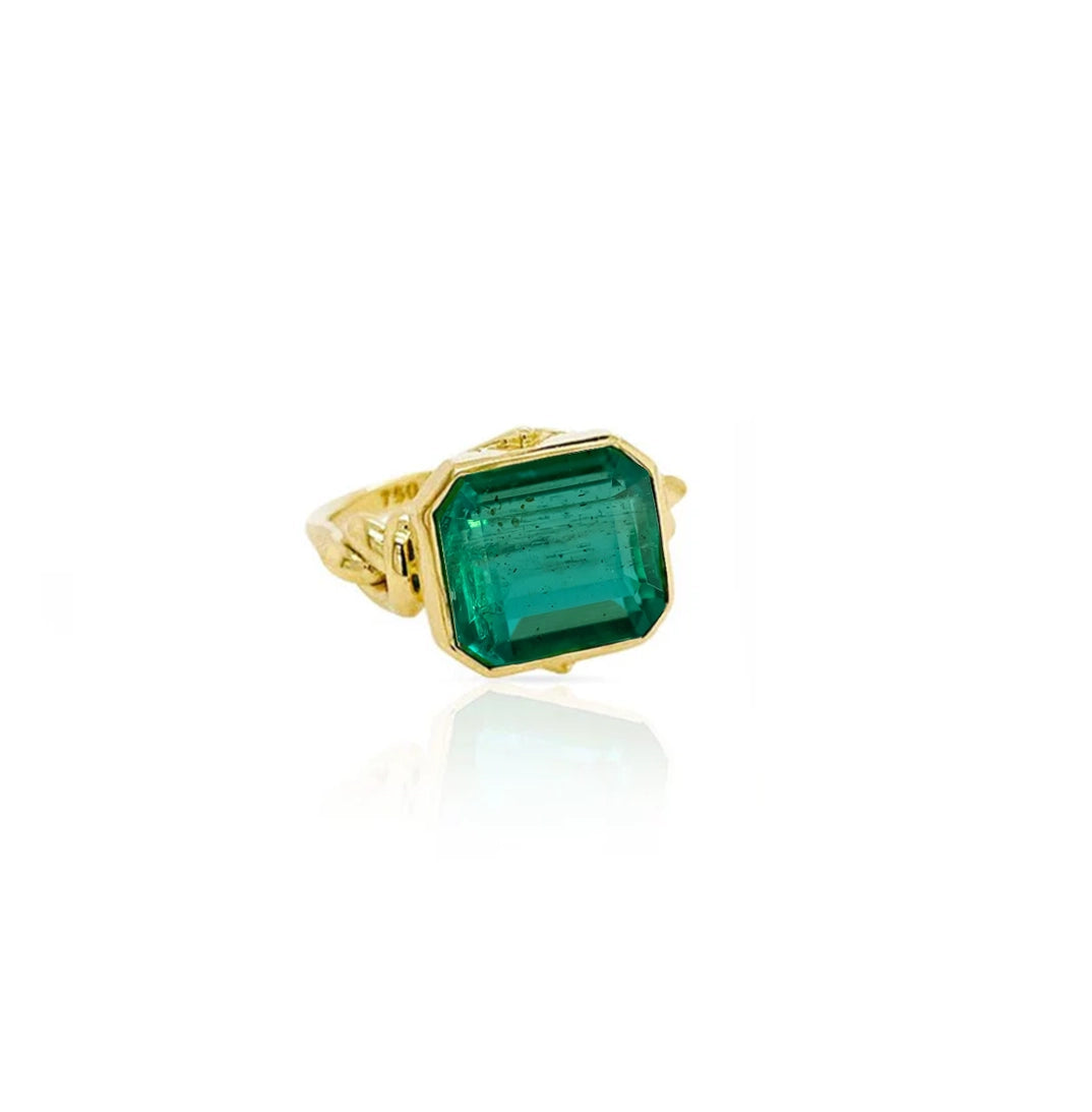 Forget Me Knot 5ct Emerald ring in 18ct yellow gold