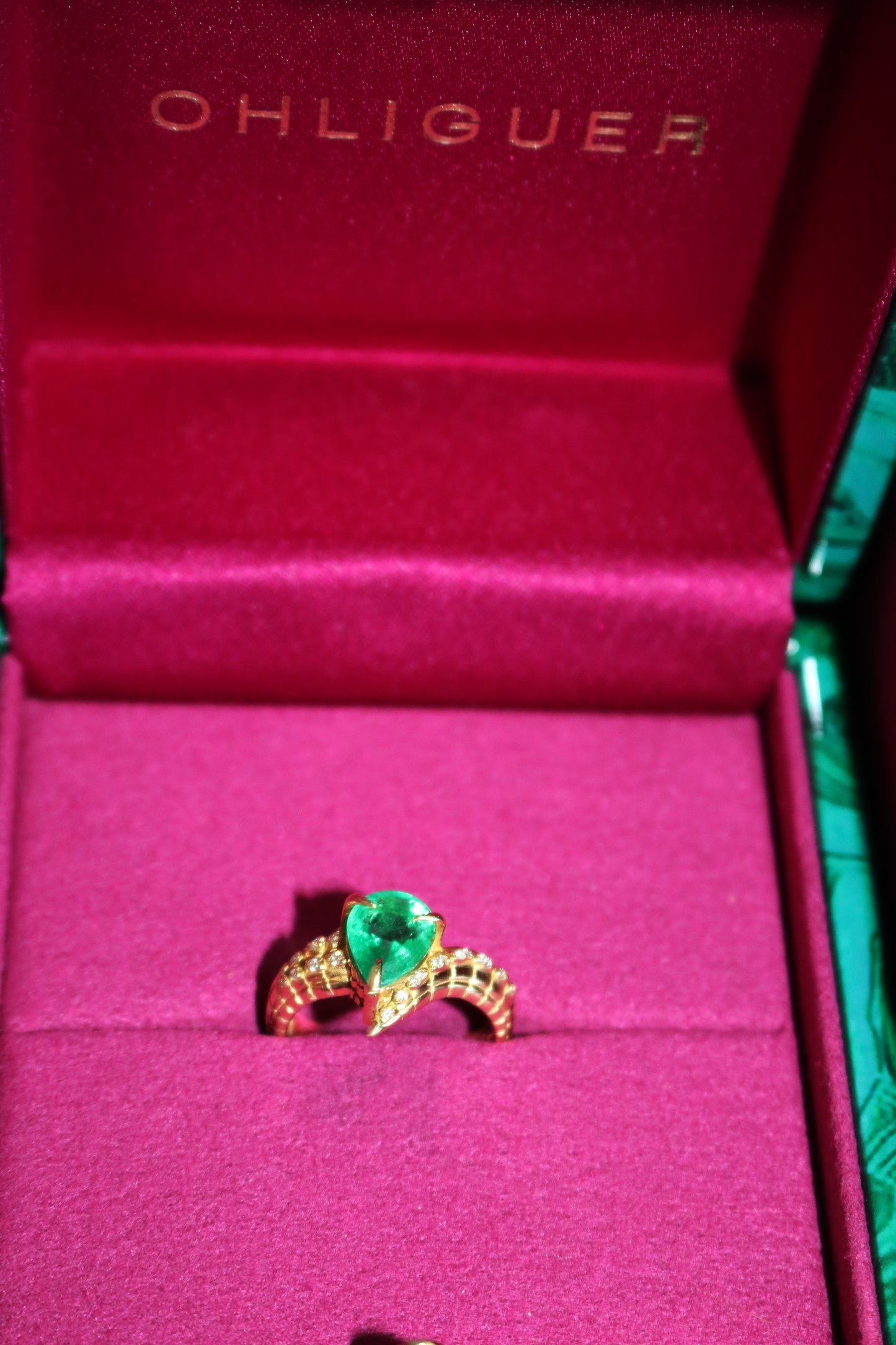 One of a Kind Croc Tail ring with 1.57ct pear cut Emerald with diamond spikes