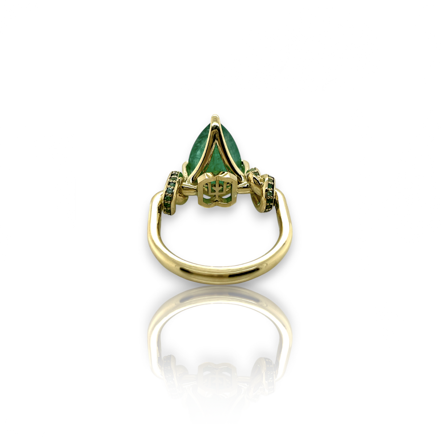 3ct Pear Cut Emerald Forget Me Knot Emerald ring with Emeralds in 18ct yellow gold