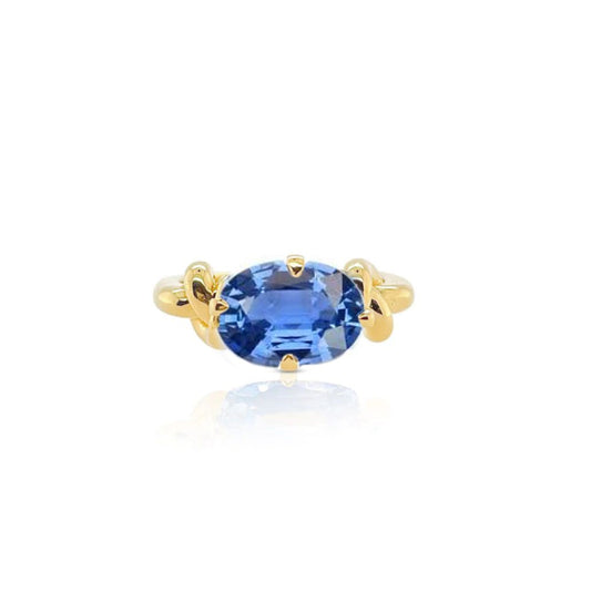 Forget Me Knot Oval Cut Sapphire ring in 18ct Gold