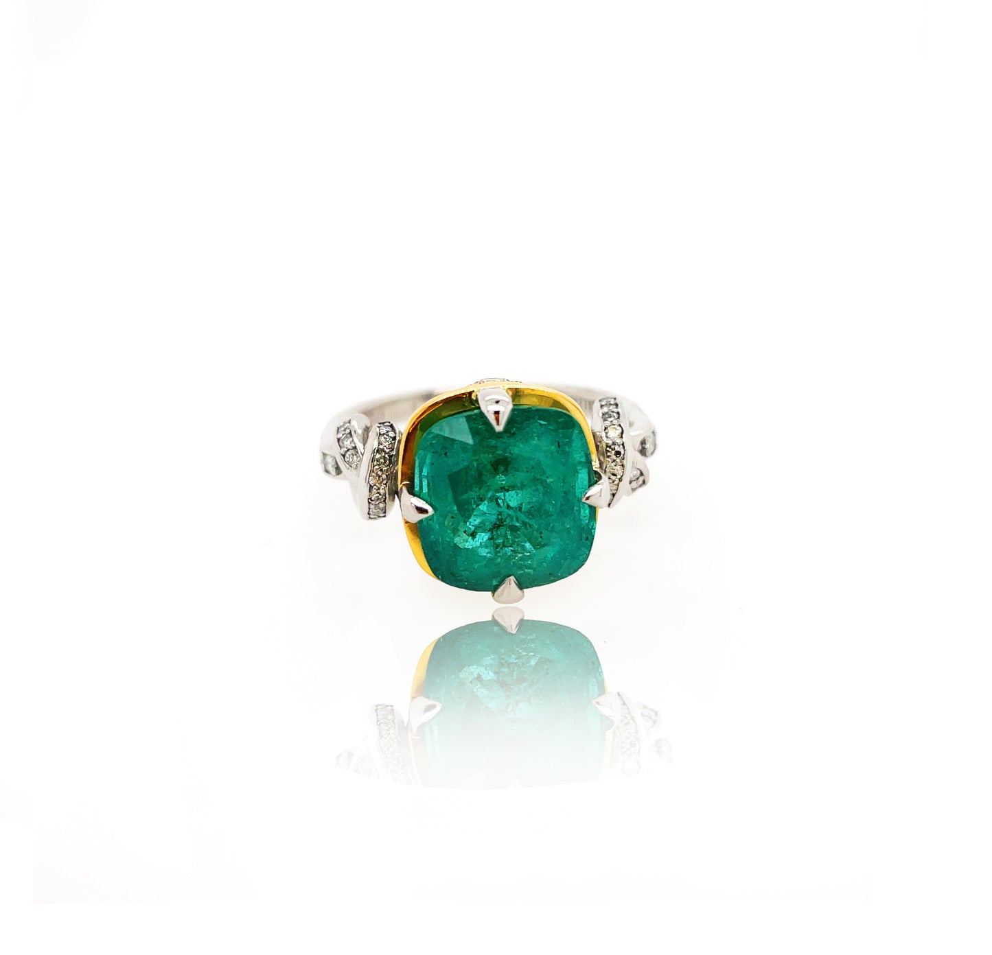 One of a Kind 4.96ct Emerald Forget Me Knot Cushion Cut ring in 22ct Yellow Gold & Platinum