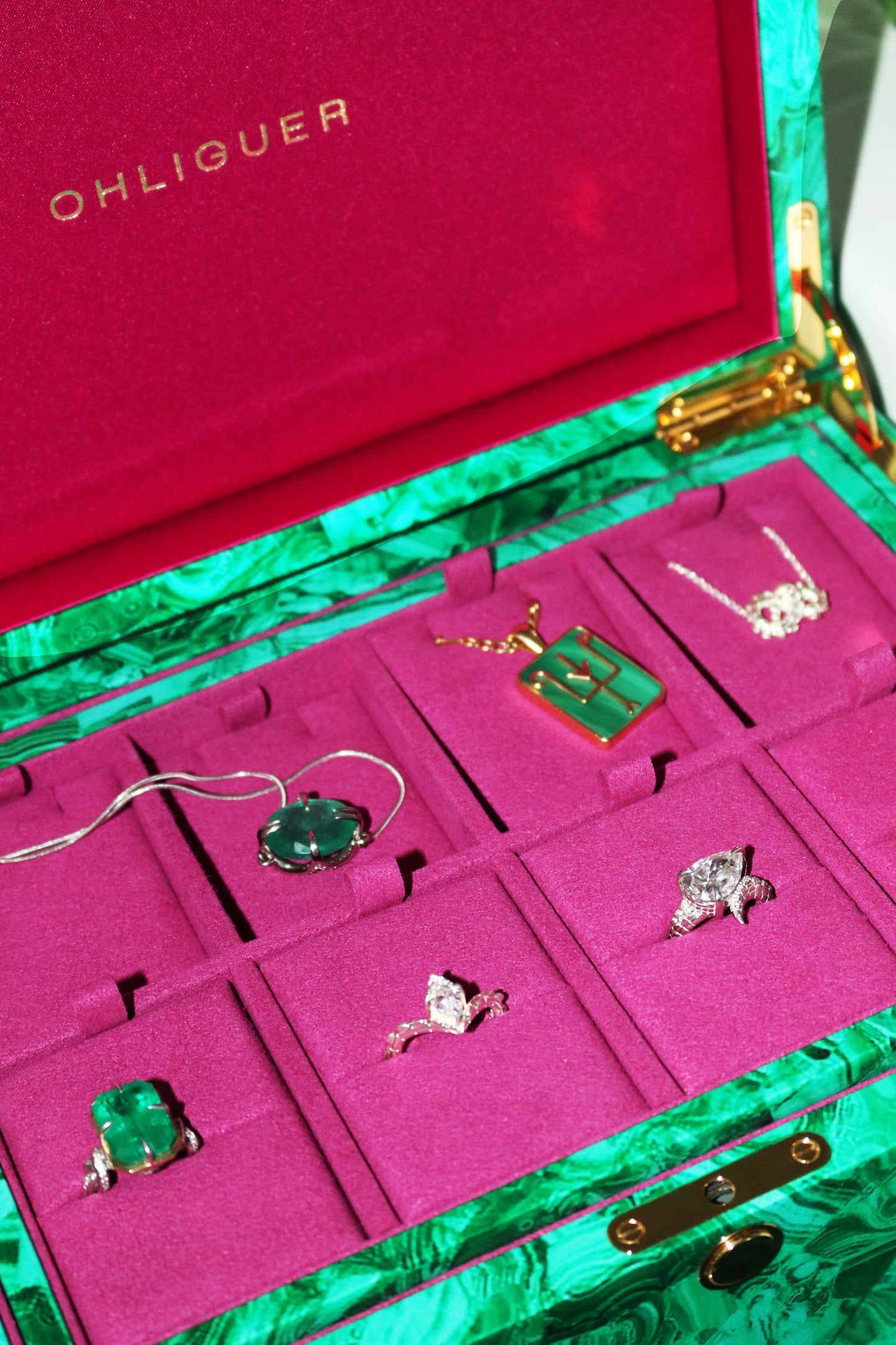 The OHLIGUER Heirloom Jewellery Box