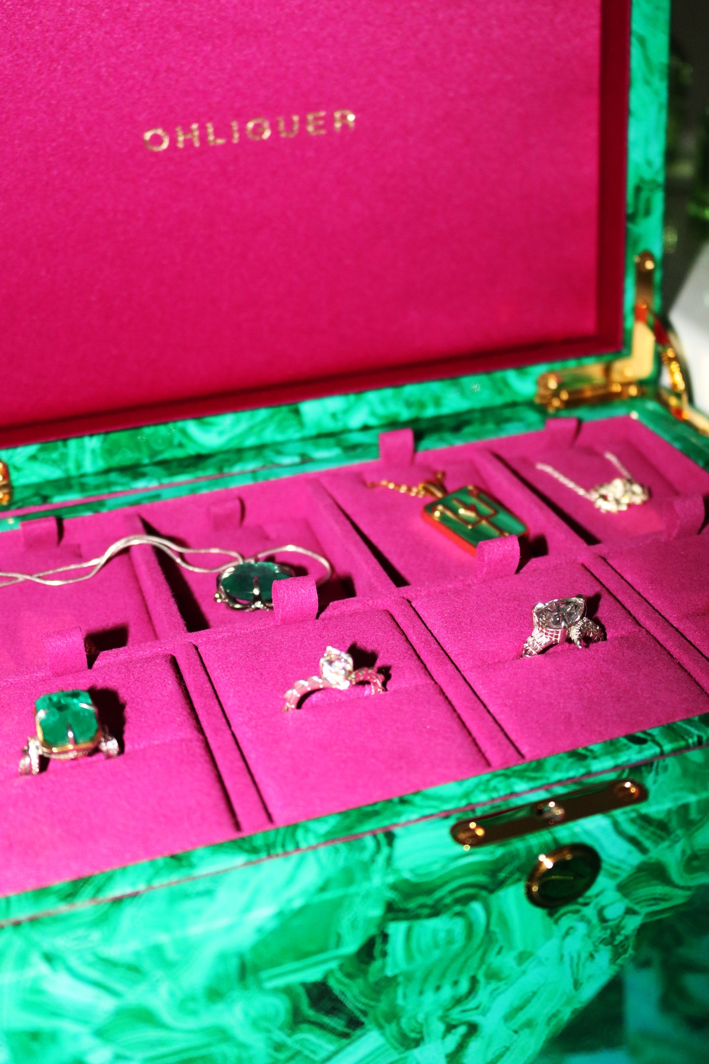 The OHLIGUER Heirloom Jewellery Box