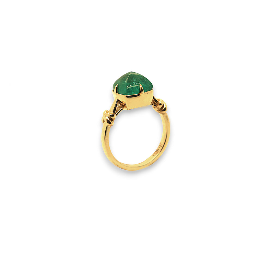 Sugarloaf Cabochon Emerald Knot Ring in 18ct Yellow Gold