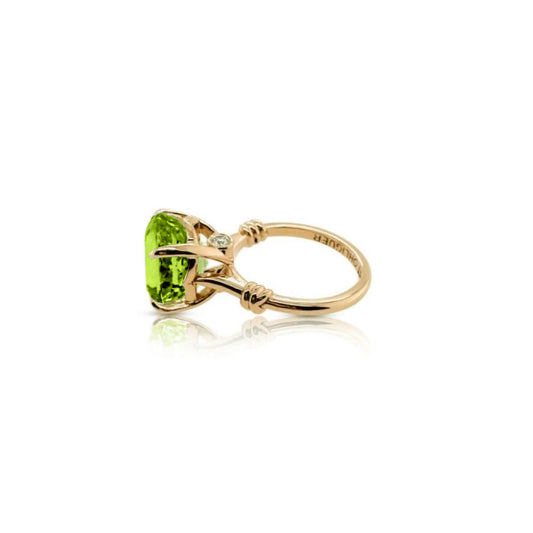 Forget Me Knot Peridot Ring in 18ct Yellow Gold