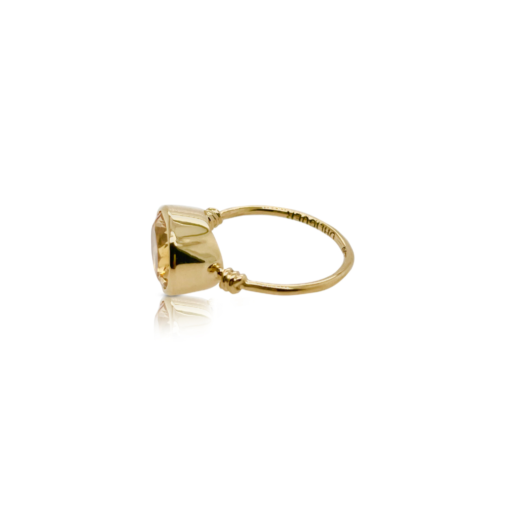 Love Knot ring in Citrine and 18ct Yellow gold