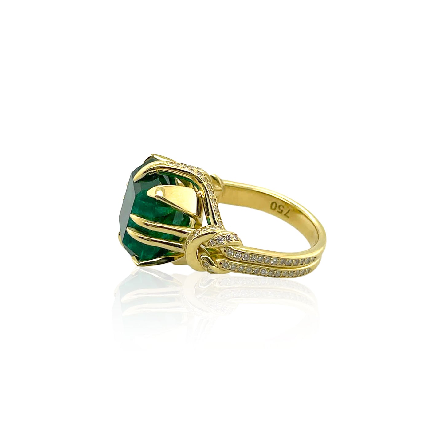 10ct Reef Knot Emerald ring with diamonds
