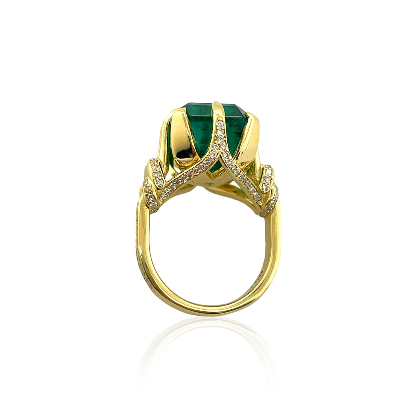 10ct Reef Knot Emerald ring with diamonds