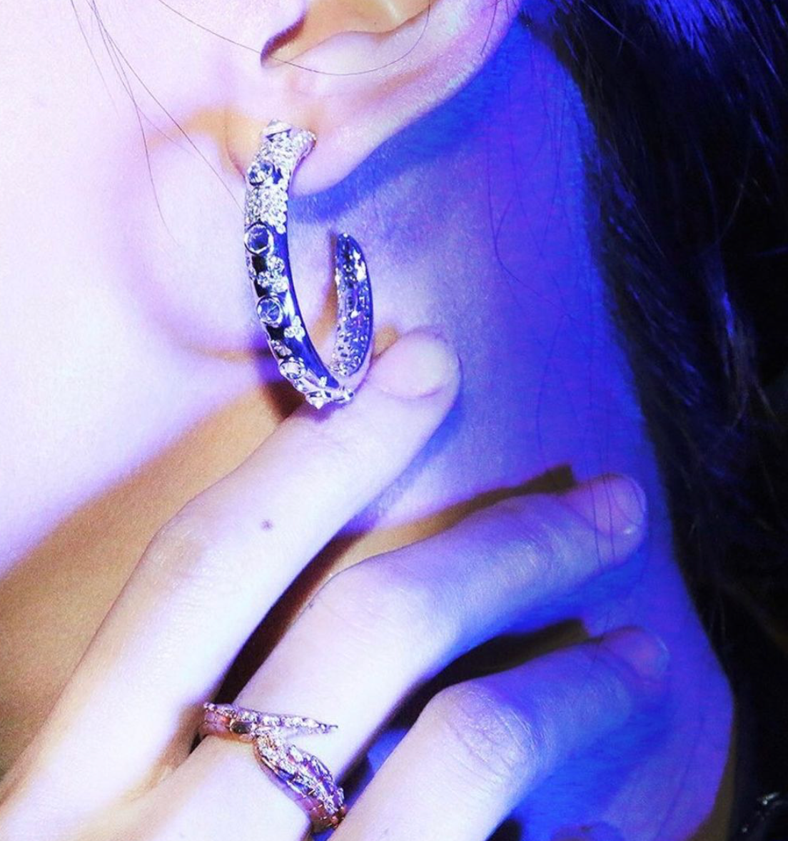 Croc Hoops in 18ct White Gold