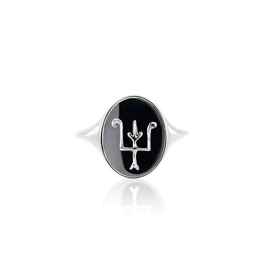 Namesake Signet ring in Onyx and 18ct White gold
