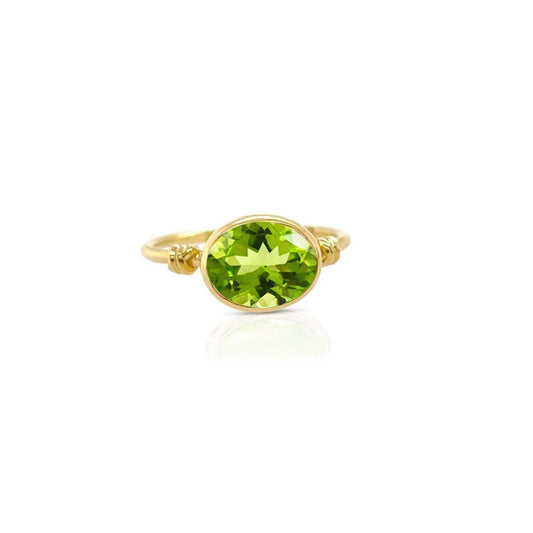 Love Knot ring in Peridot and 18ct Yellow gold