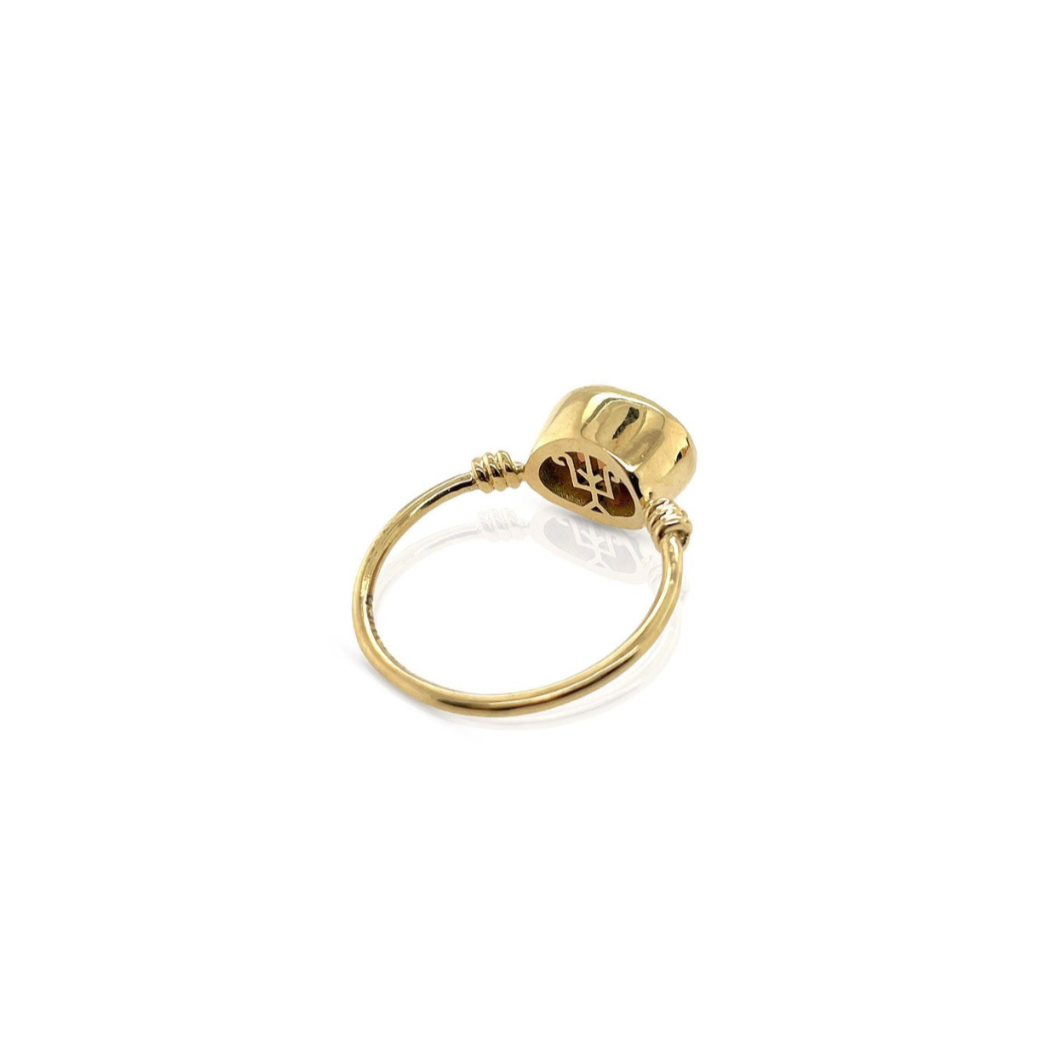 Love Knot Ring with Mandarin Garnet & 18ct Yellow Gold