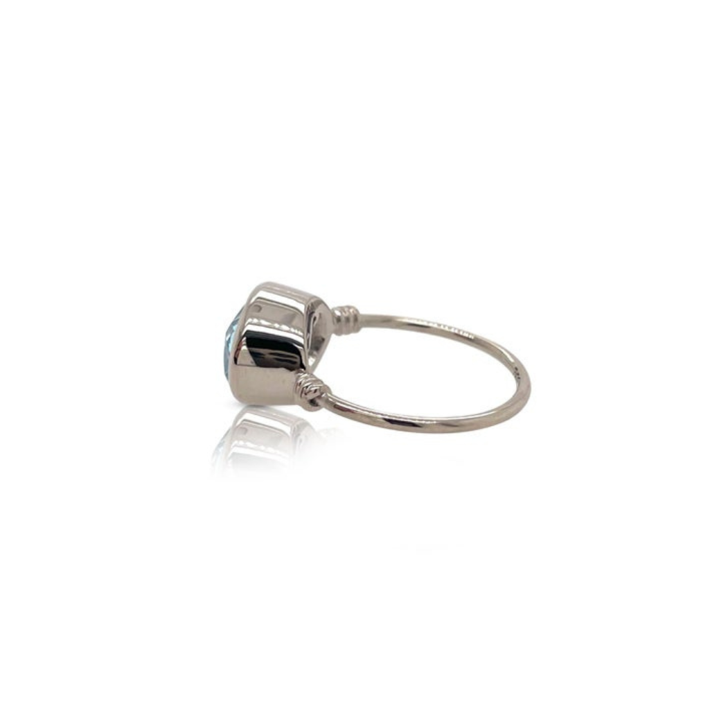 Love Knot ring in Blue Topaz and 18ct White gold
