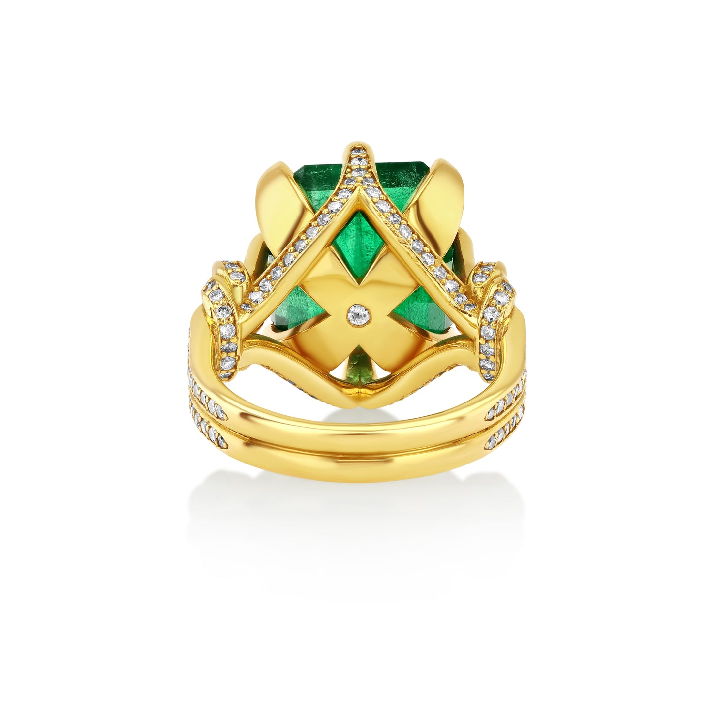 10ct Reef Knot Emerald ring with diamonds