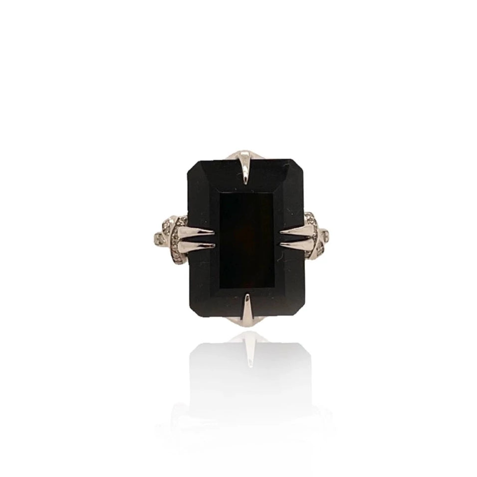 Forget Me Knot Onyx ring with Diamonds in 18ct white gold OHLIGUER