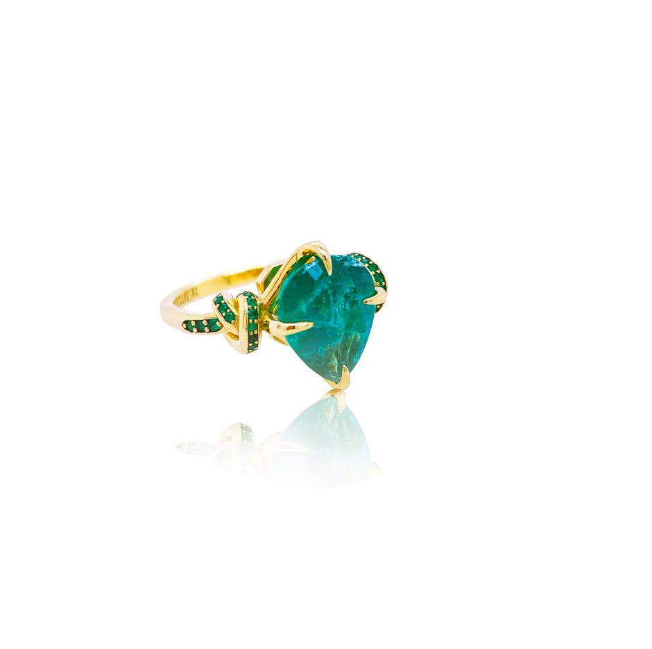 4ct Forget Me Knot Emerald ring with Emeralds in 18ct yellow gold